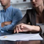 الطلاق في الأفق: علامتان غير مرئيتين على انهيار الزواج الطلاق في الأفق: علامتان غير مرئيتين على انهيار الزواج